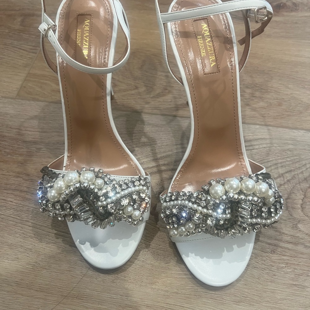 GORGEOUS !!!! Aquazurra embellished heels. New never worn. Size 40